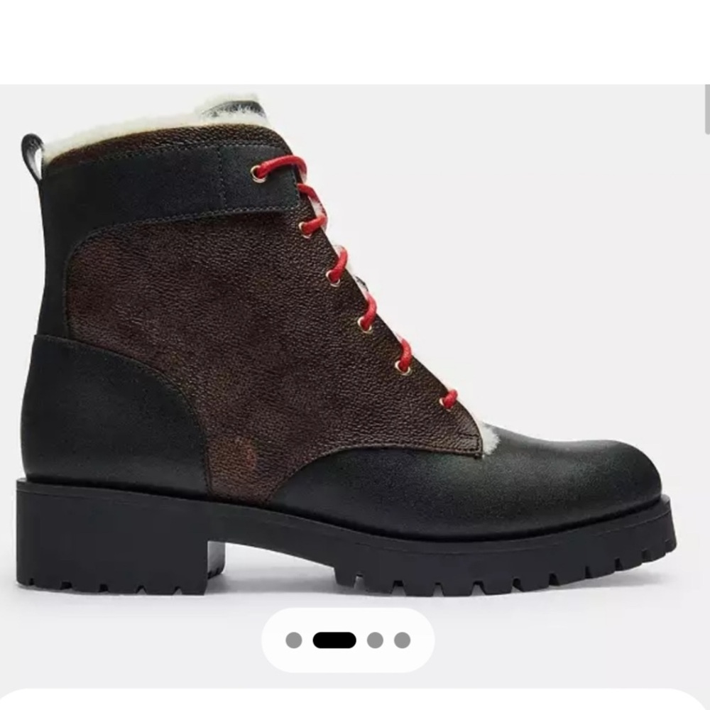 NWT Coach Lorraine Bootie In Signature Canvas and faux shearling lining size 9 - Picture 2 of 13